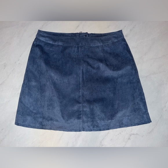 Light Blue H&M skirt - Picture 2 of 2